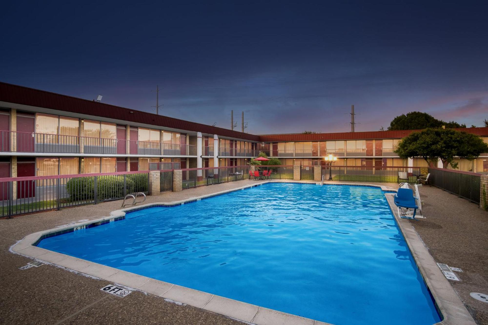 Red Roof Inn & Conference Center Mckinney McKinney Exterior foto